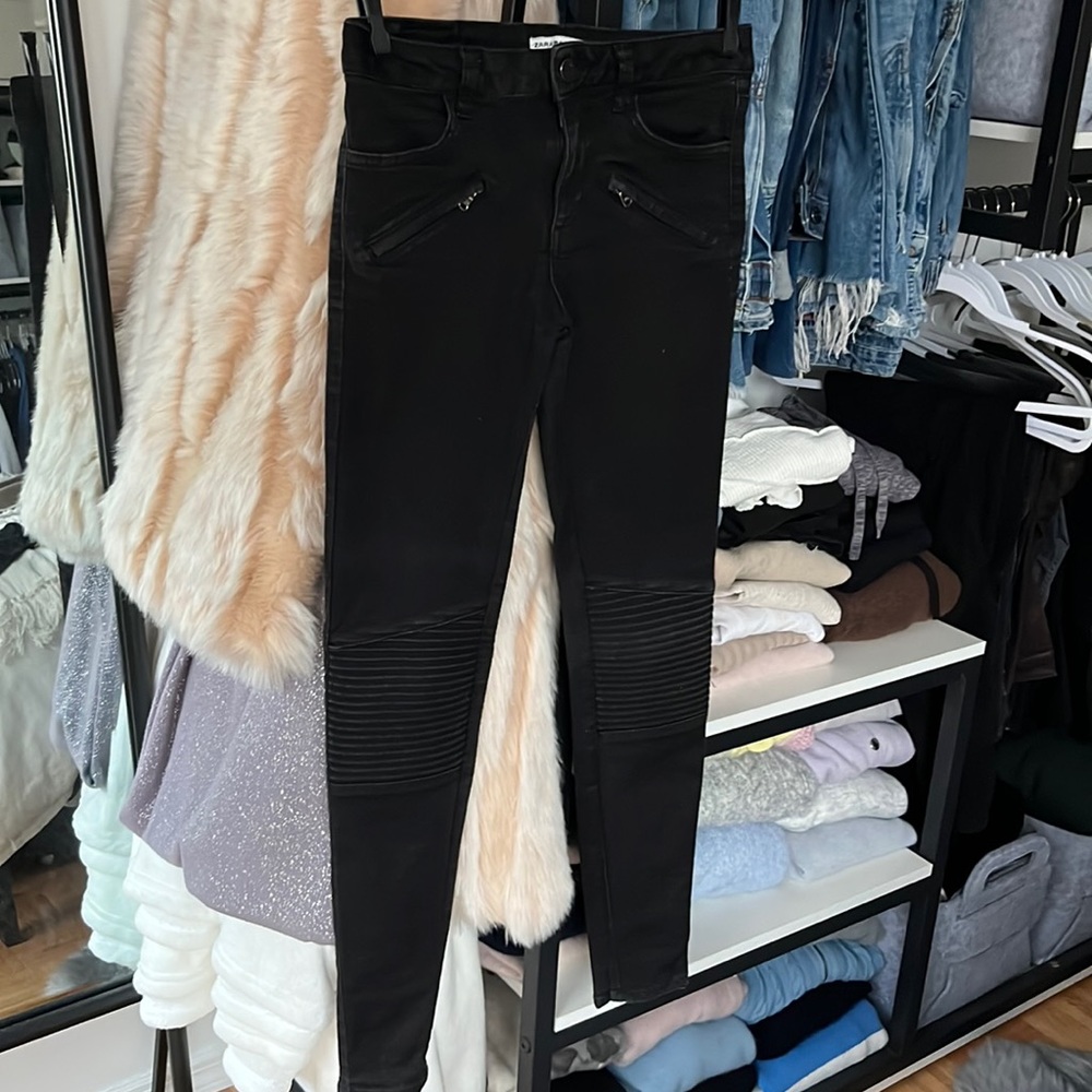 Zara Mid-Rise Black Skinny Jeans
